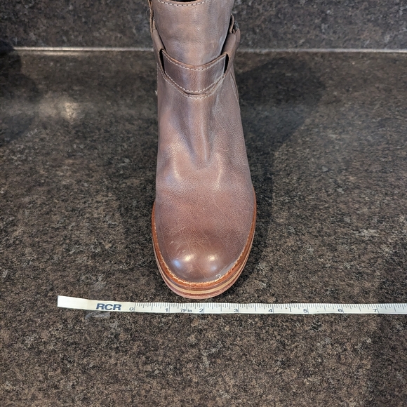 Size 38 (US 7.5) J Shoes leather ankle boots - Picture 9 of 10